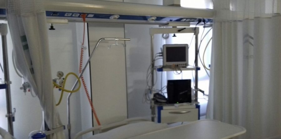 Cabeceros suspendidos en Carlos Haya